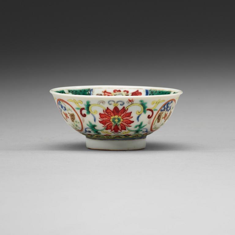 SKÅL, porslin. Qingdynastin, 1800-tal.