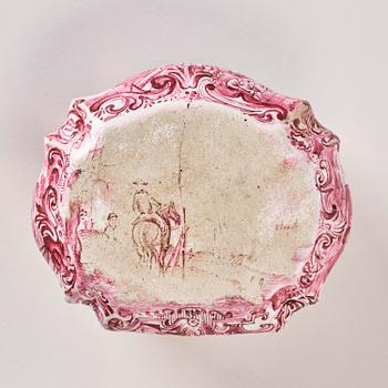 An enamel box with cover, Qing dynasty, 18th century.