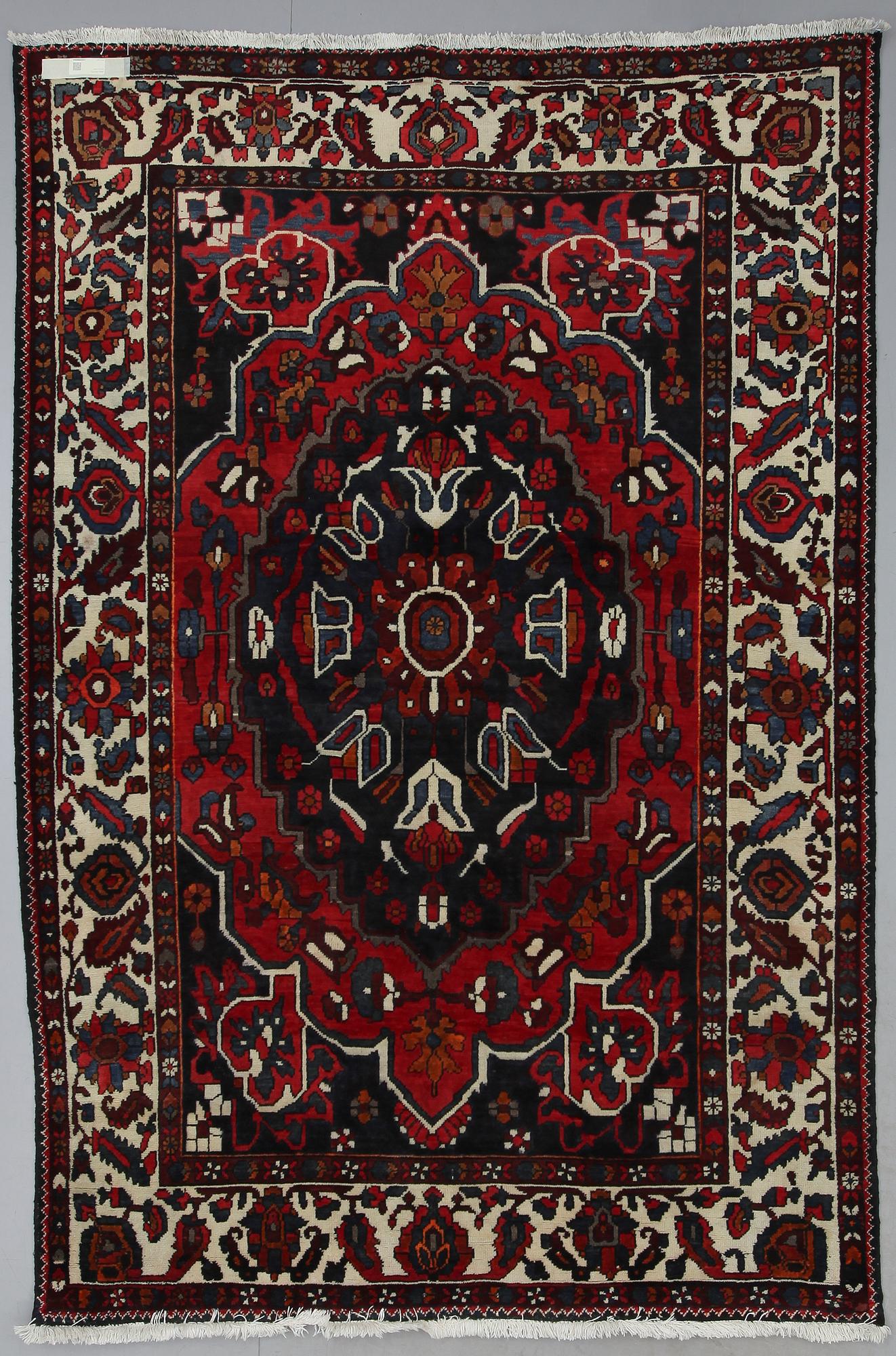 MATTA, orient, ca 303 x 205 cm.