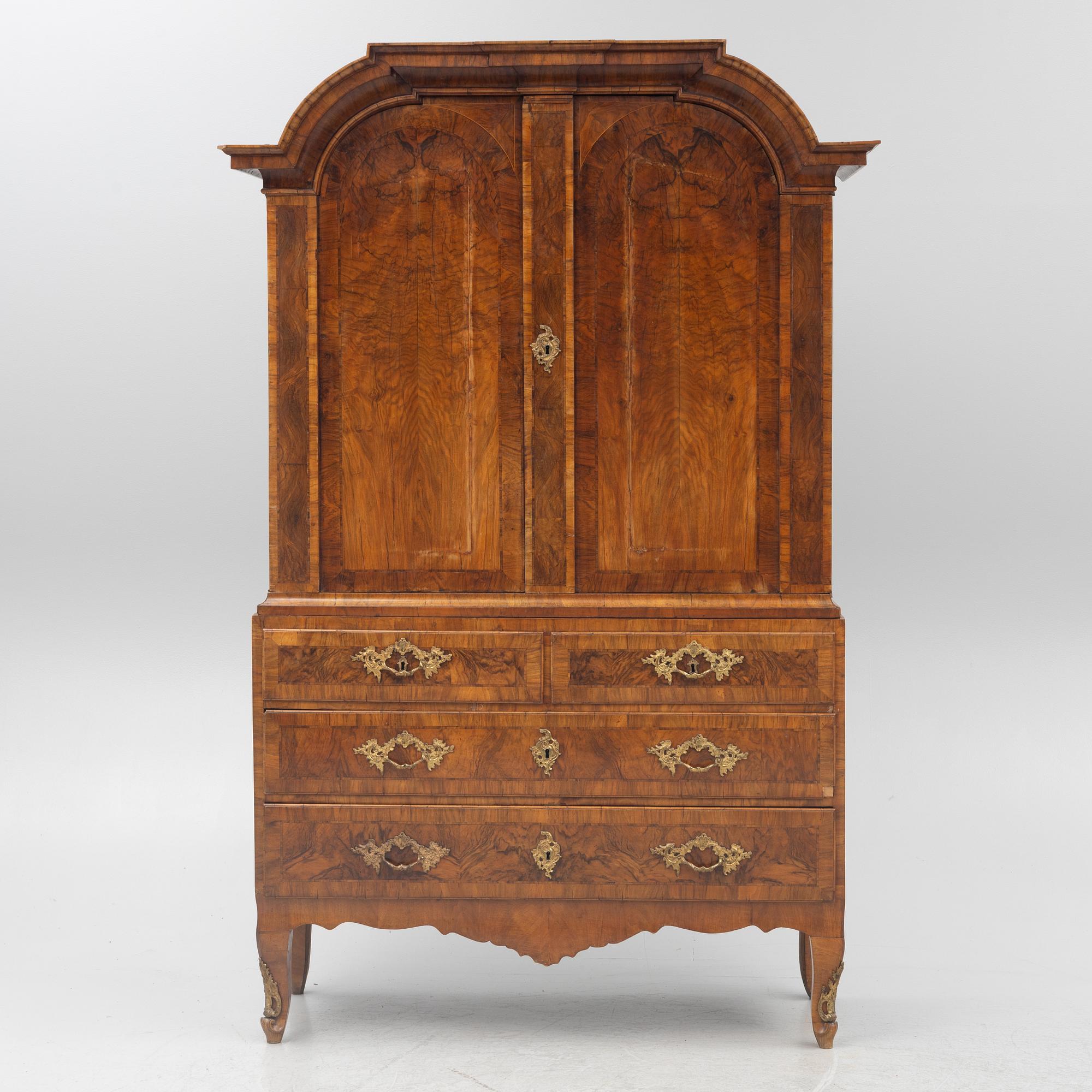 Salsskåp, 1700-talets andra hälft. Rokoko.