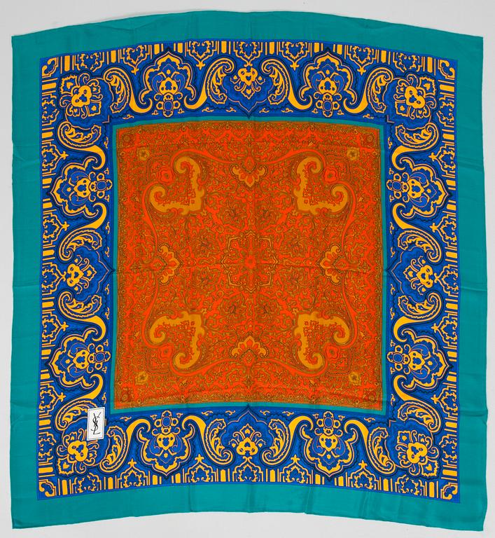 SCARF, Yves Saint Laurent.