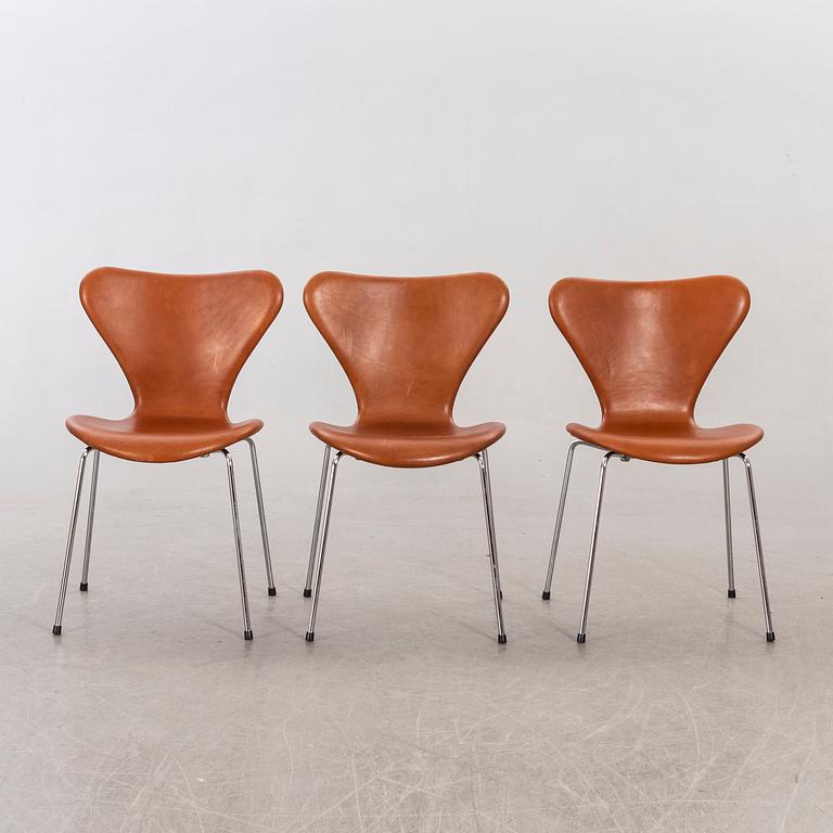 ARNE JACOBSEN, stolar, 6 st, "Sjuan", Fritz Hansen, Danmark 1900-talets senare del.