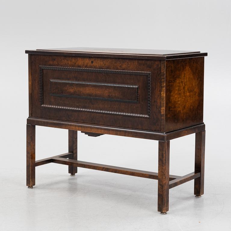 A birch veneered bar cabinet, Kocks Snickerifabriker Trälleborg, 1930's.