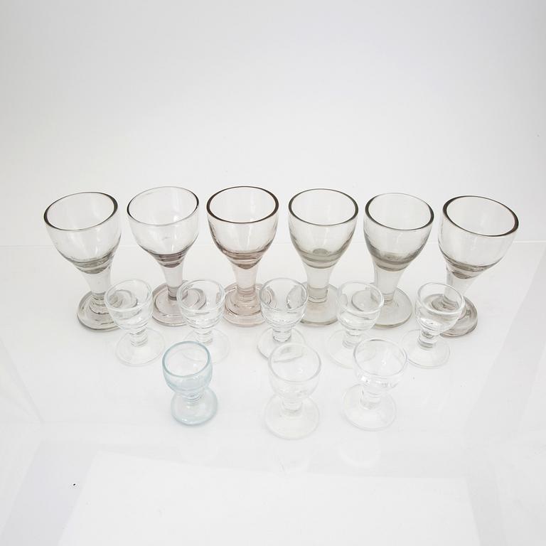 Signe Persson-Melin, a 14 pcs Ruben glass service Boda 1960s.