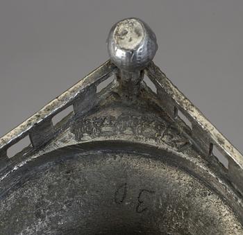 LJUSSTAKAR, 3 st snarlika, tenn, oidentifierade stämplar, sannolikt bla Stockholm, 1800-talets första hälft.