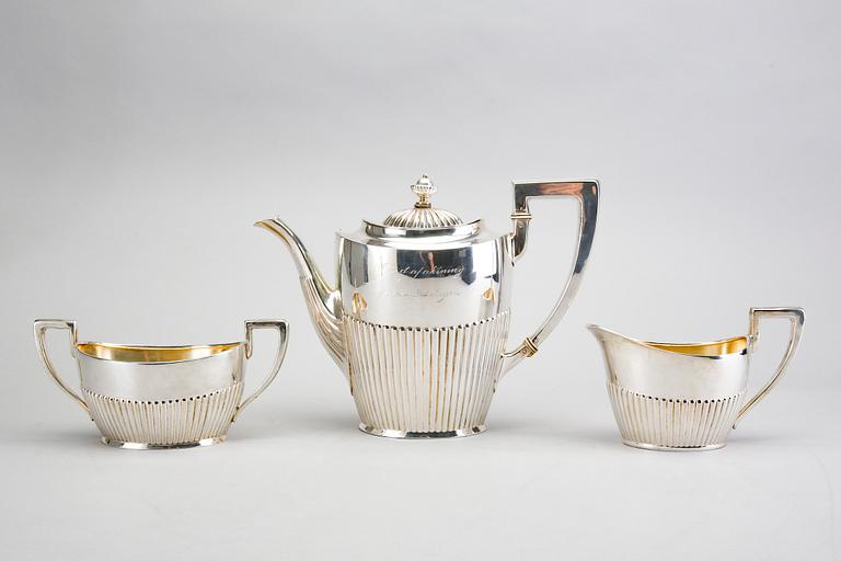 A Swedish 20th century 3 pcs silver coffee service mark of G Svensson Kalmar 1918 total weight ca 960 gr.