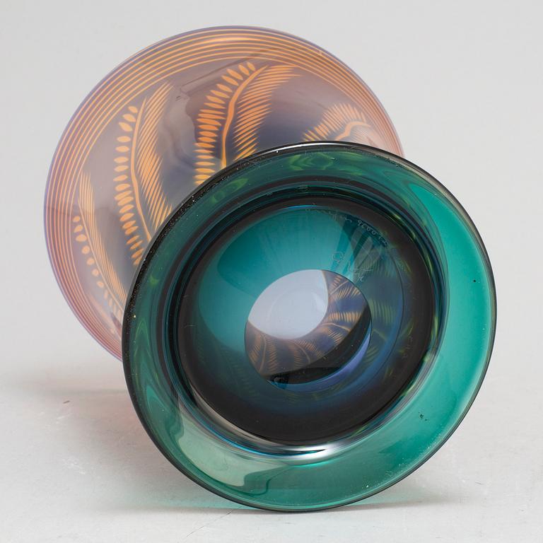 GUNNAR CYRÈN, vas, glas, Graal, Orrefors, signerad och numrerad 960072 EA 2-89.