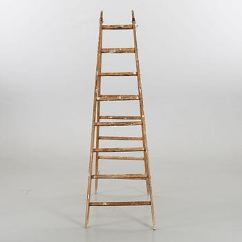 LADDER.