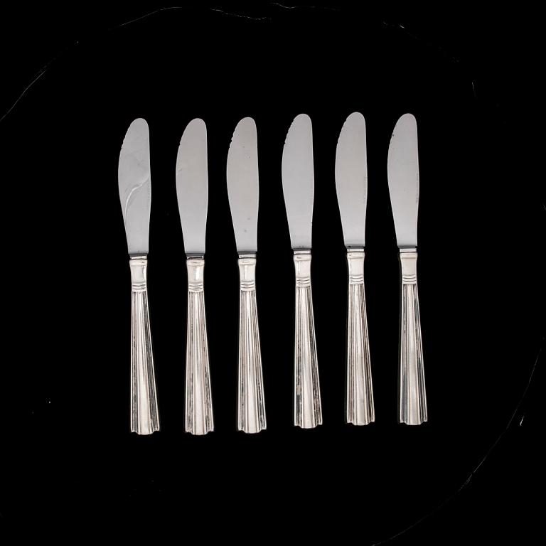 BESTICKUPPSÄTTNING, 41 delar, "Margit", silver, Hopeatehdas, Helsingfors 1955-1962. Silvervikt 732 g.