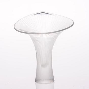 KONSTGLAS, 2 st, sign. Tapio Wirkkala 3122 respektive Iittala -55.