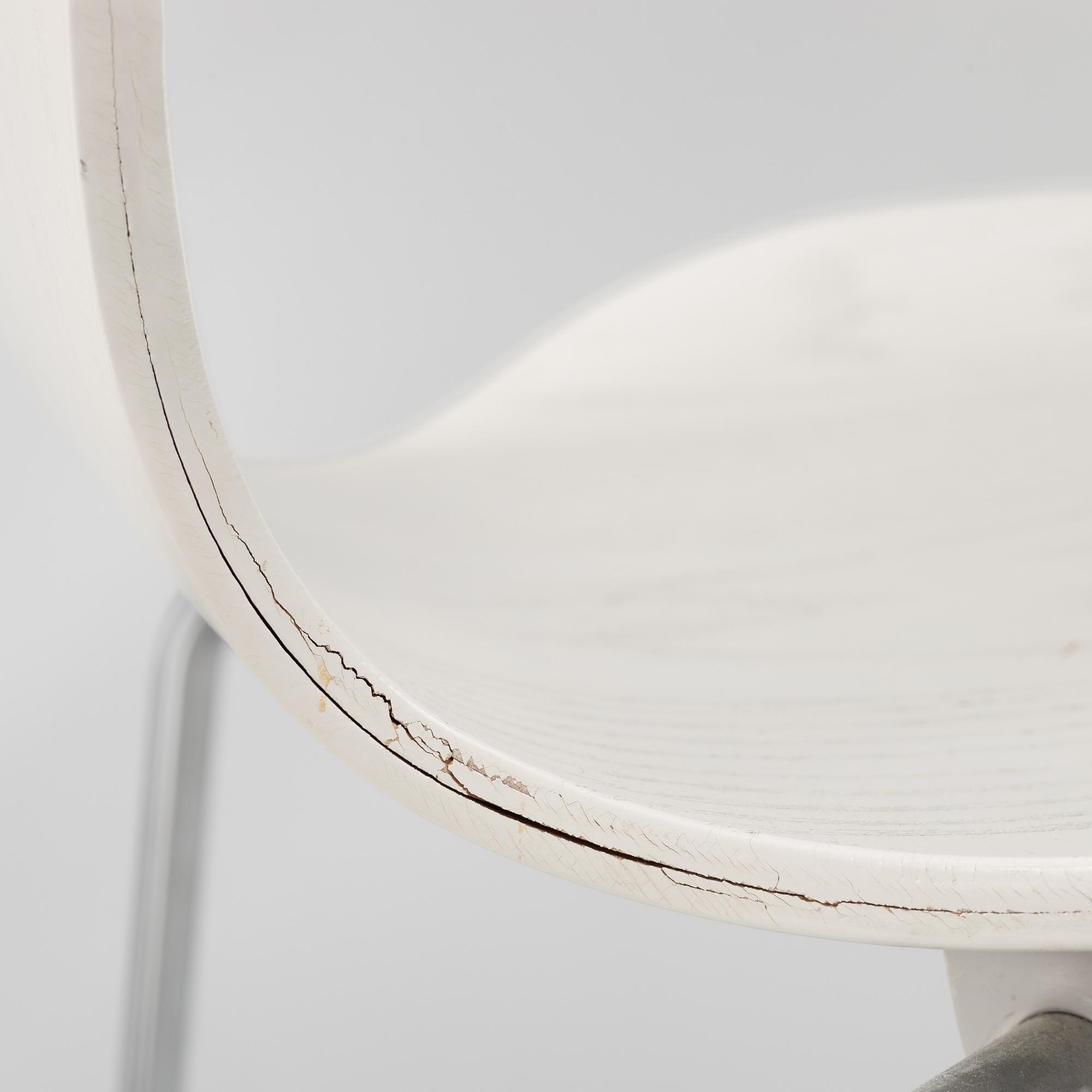 Arne Jacobsen, a set of 4 chairs "Sjuan", Fritz Hansen, Denmark, 2000.