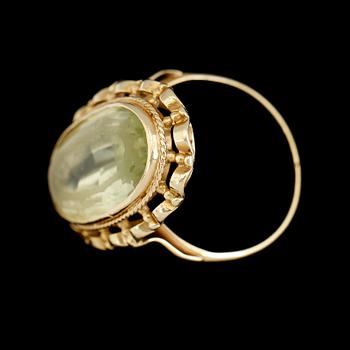 RING, guld, syntetisk spinell.