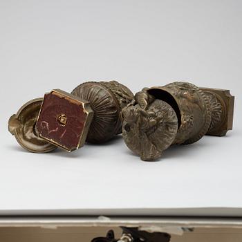LOCKURNOR, ett par. Louis XVI-stil i Clodions art, 1800-tal.