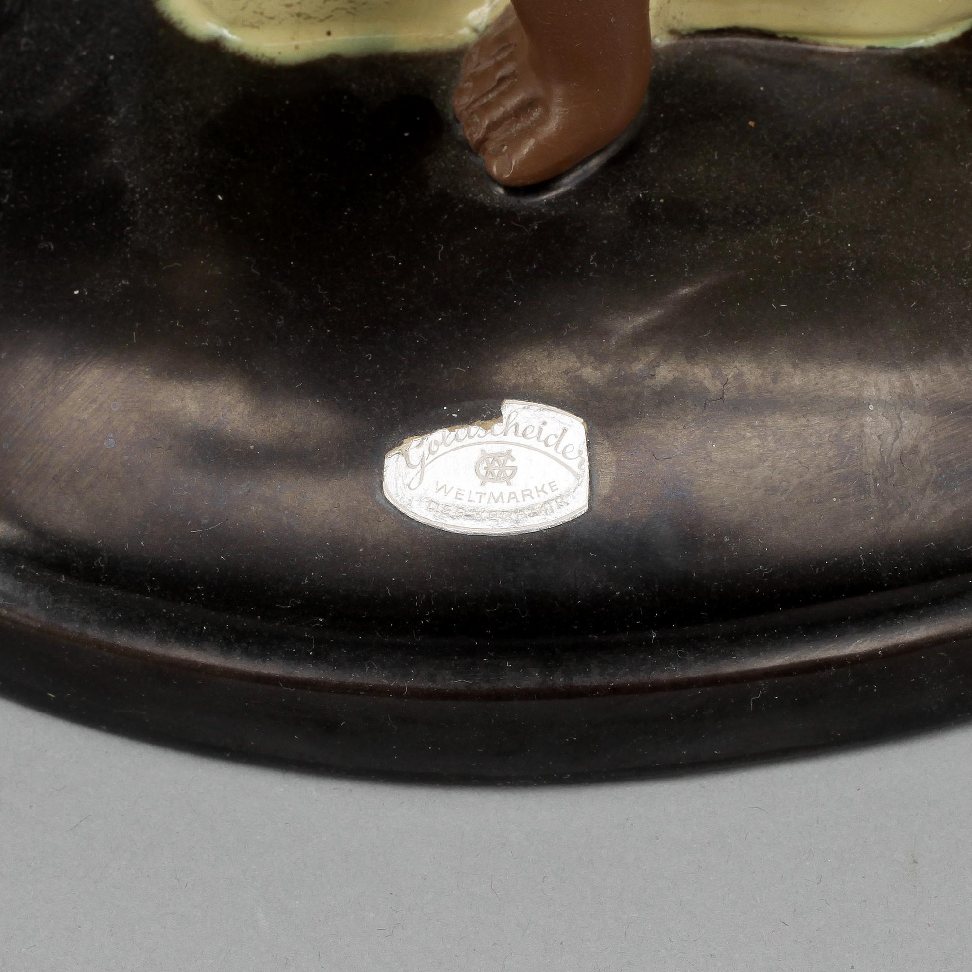 FIGURIN, lergods, Josef Lorenz för Goldscheider, Modellen formgiven ca år 1939.