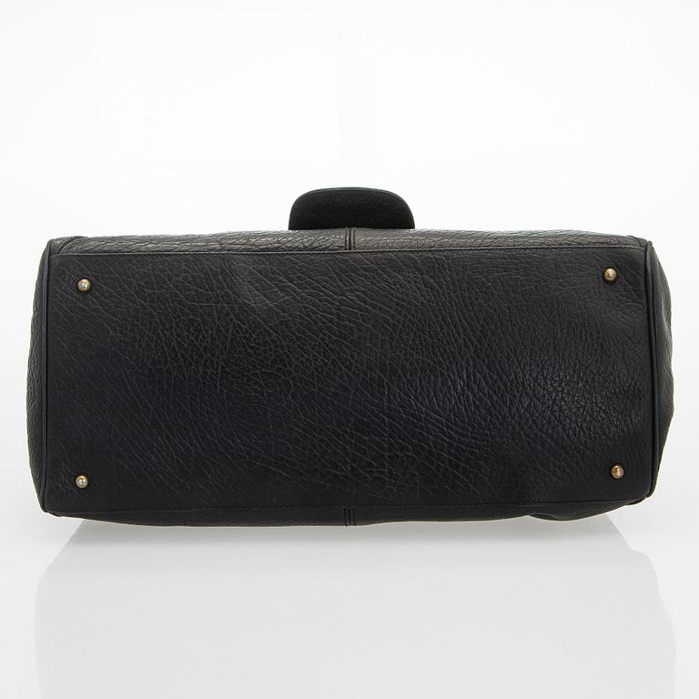 Max Mara, a leather handbag.