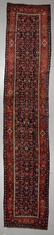 A runner, semi-antique Bidjar, ca 515 x 107 cm.