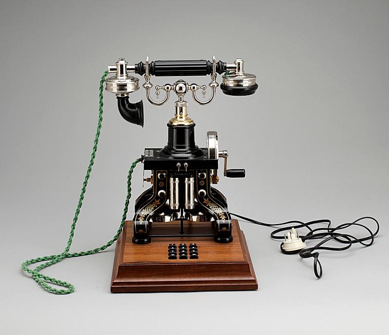 TELEFON, jubileumsmodell efter "Taxen", LM Ericsson. Sent 1900-tal.