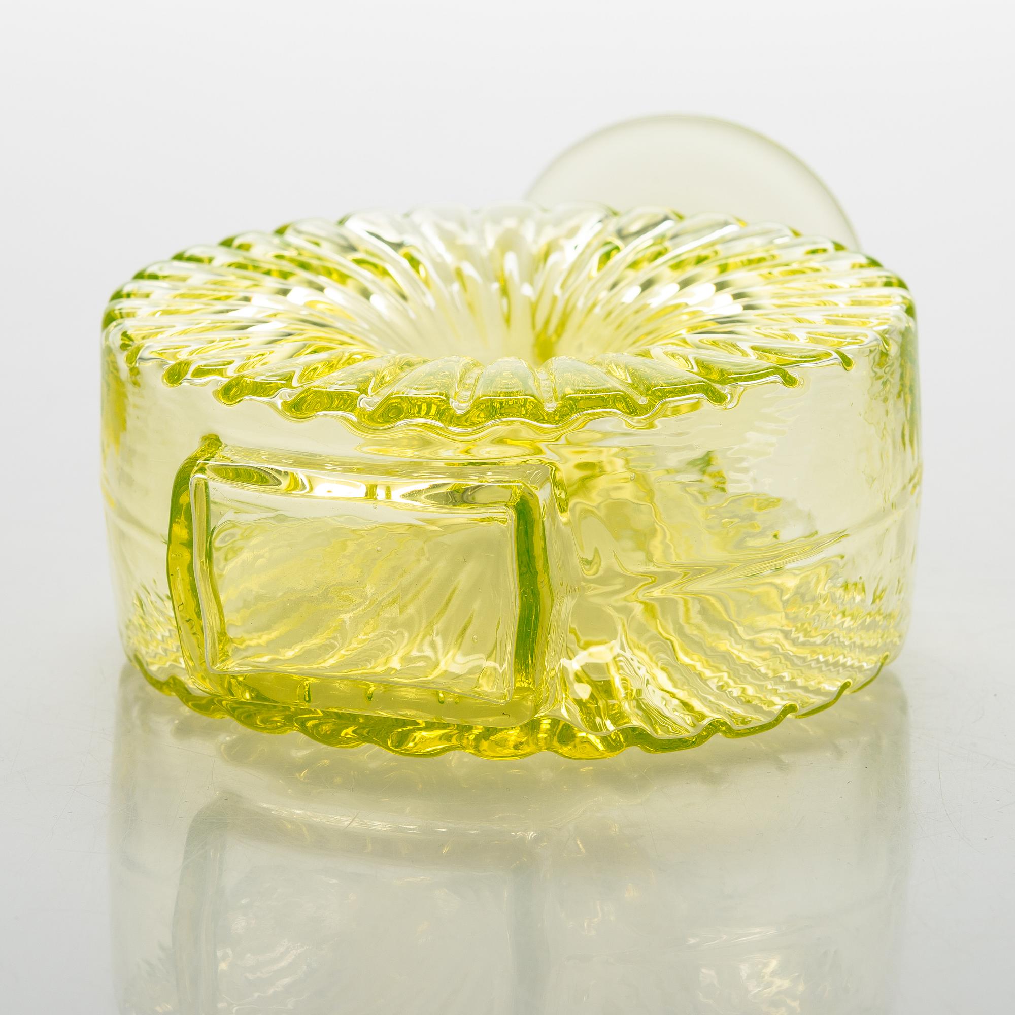 Helena Tynell, 'Sun bottle' for Riihimäen Lasi Oy. In production 1964-1974.