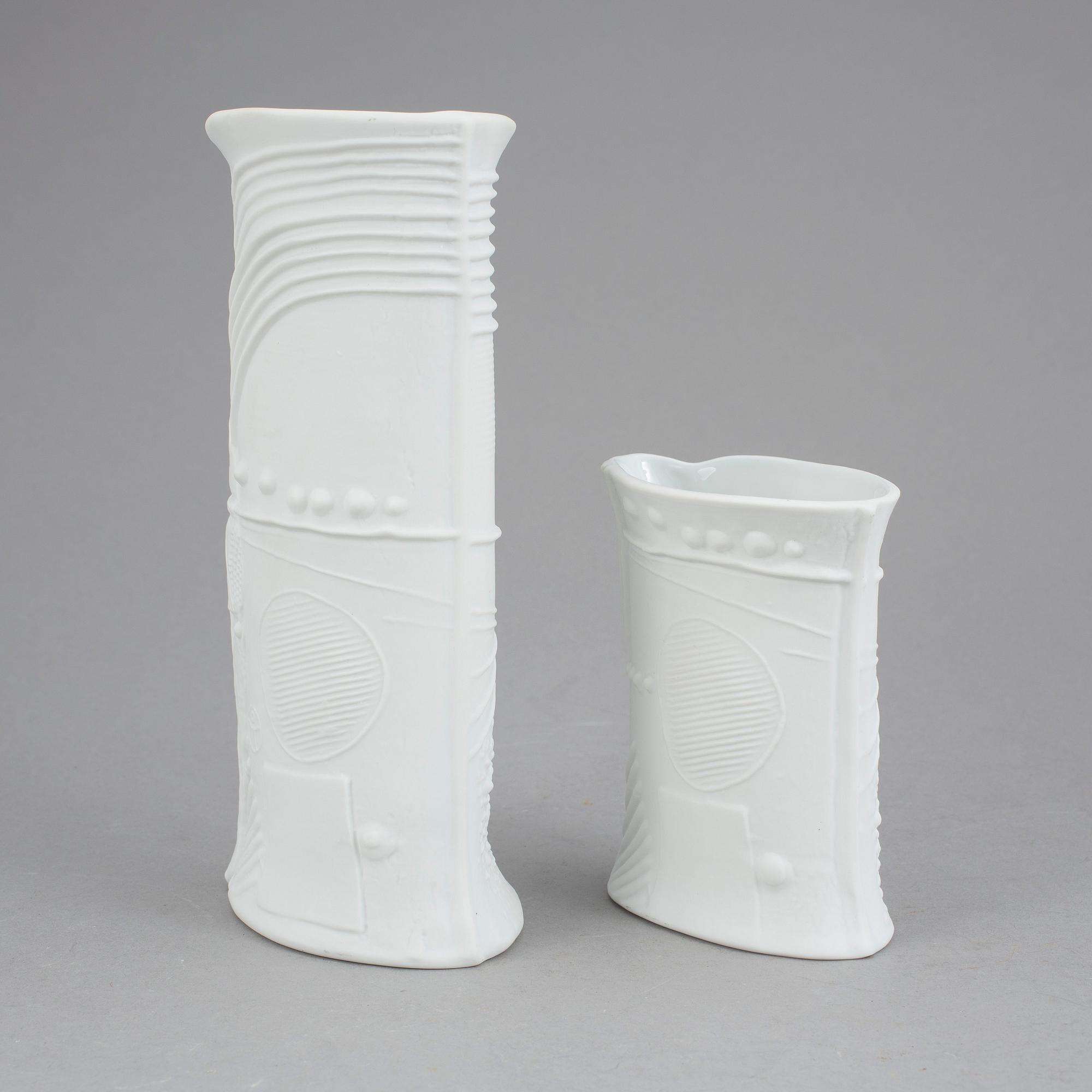 VASER, 2 st, stengods, "Terra" Bertil Vallien. Rörstrand.