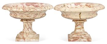 1089. A pair of 18th/19th century marble tazza, possibly Swedish.