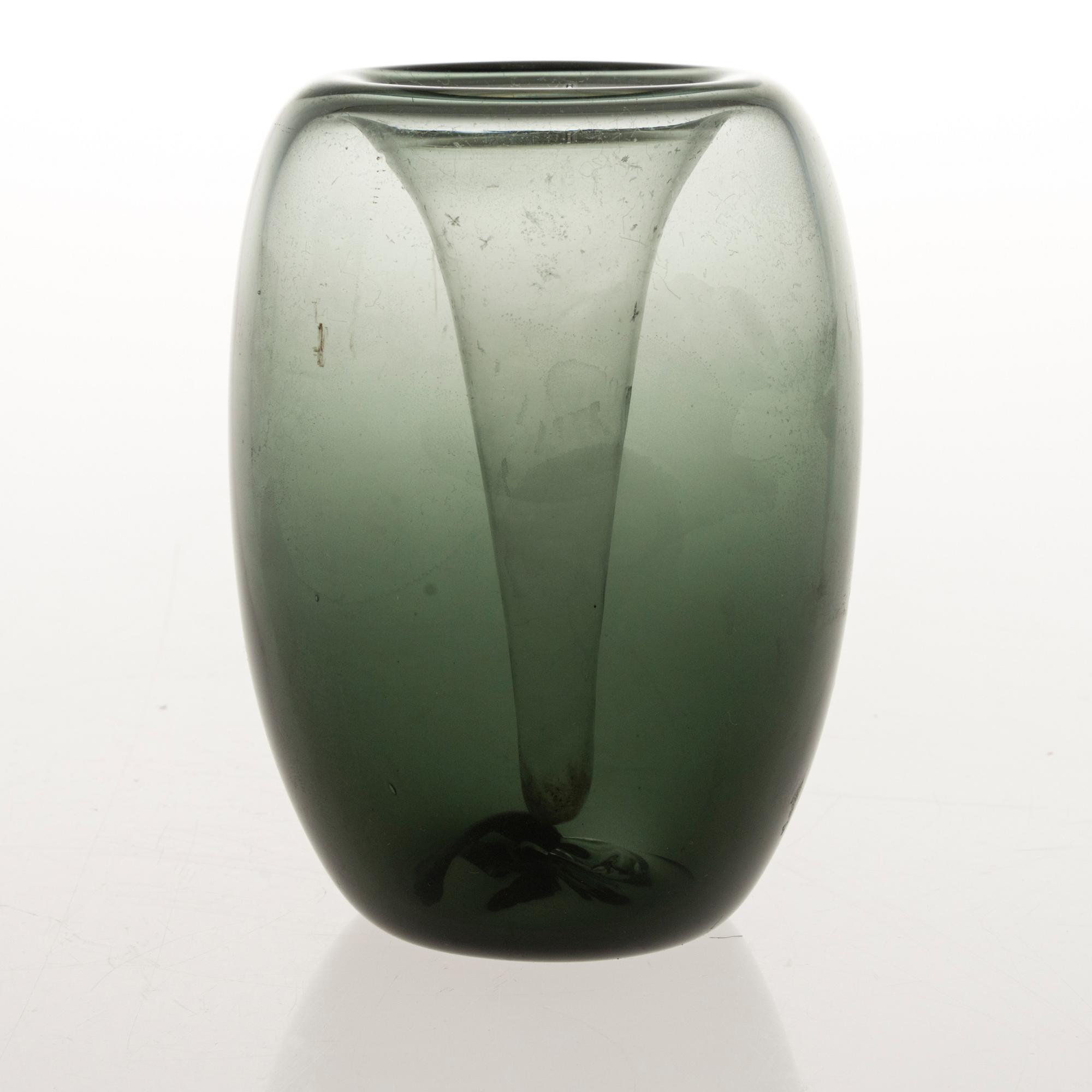 SAARA HOPEA, MALJAKKO, "Taifuuni", lasia, signeerattu Saara Hopea Nuutajärvi Notsjö.