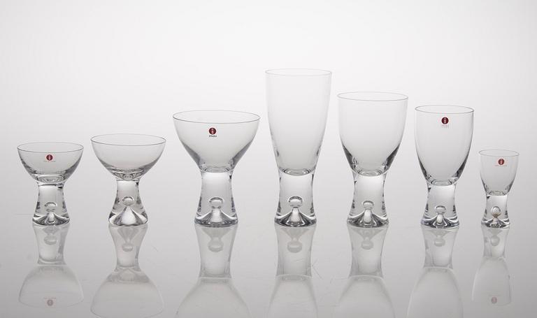 A 124-piece set of 'Tapio' glassware for Iittala.