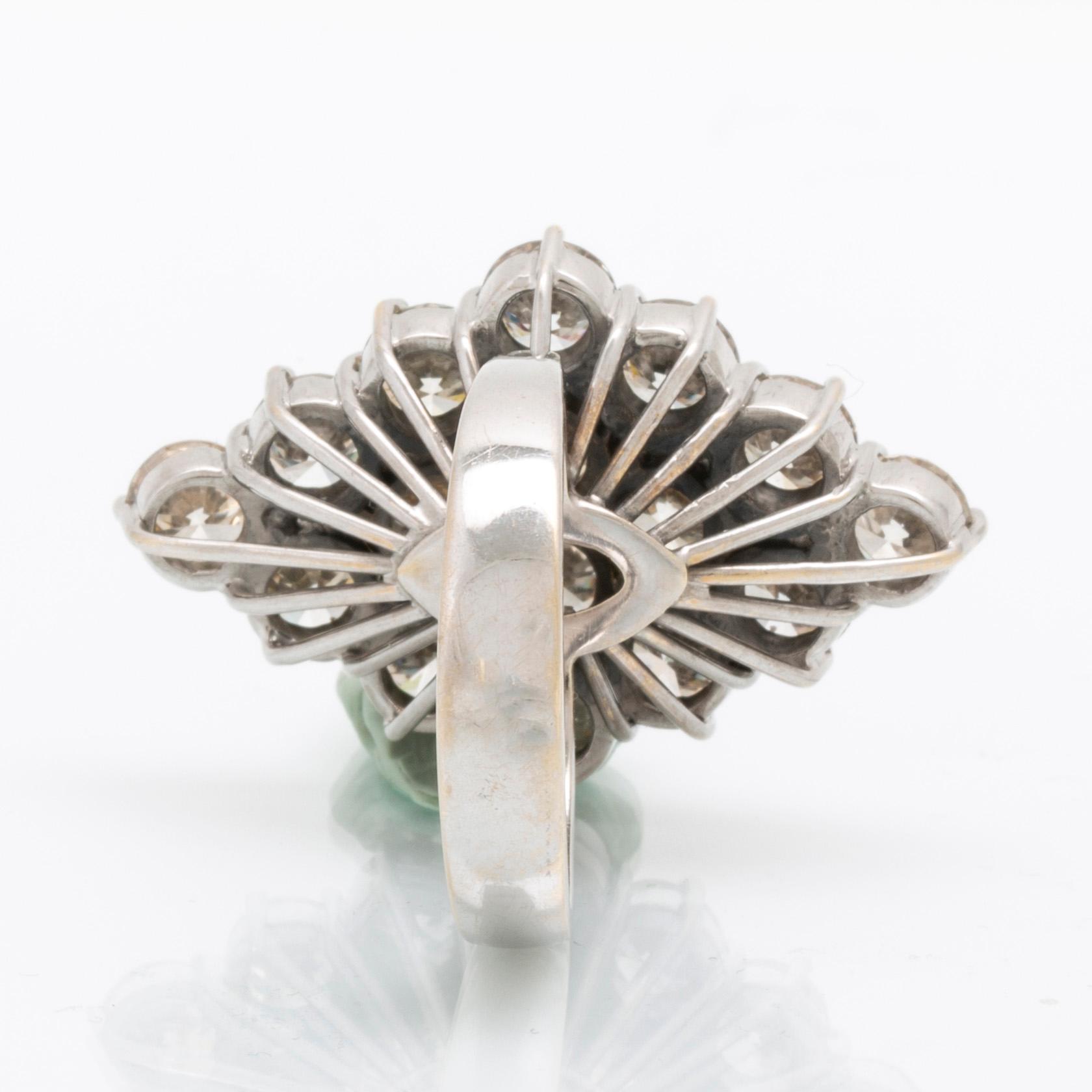 An 18K white gold and diamond ring, approx. 11.2 ct.
