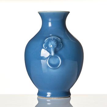 A clair-de-lune-vase, late Qing dynasty/early 20th century.