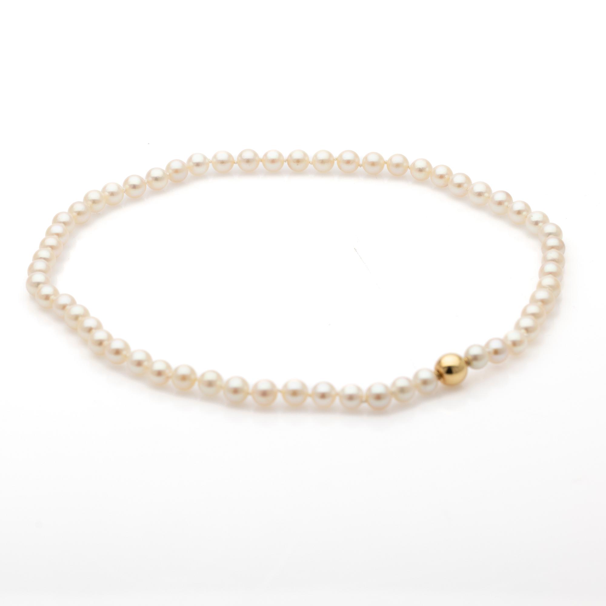 Pearl necklace, clasp in 18k gold.
