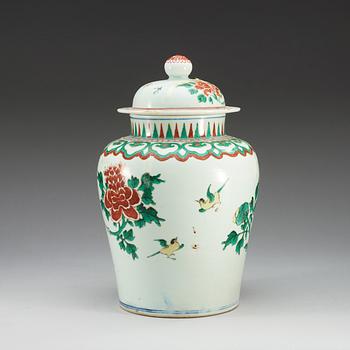 A Transitional wucai jar with cover, 17th Century.