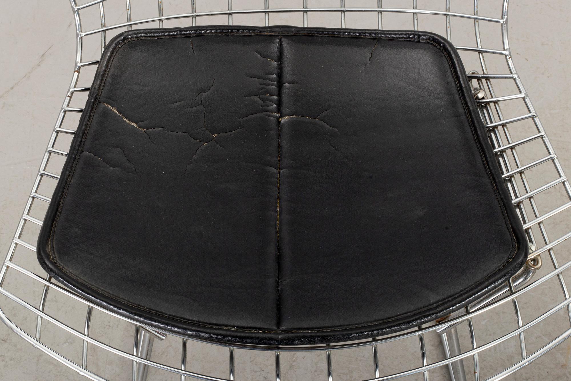 A PAIR OF HARRY BERTOIA "SIDE CHAIR", Knoll International.