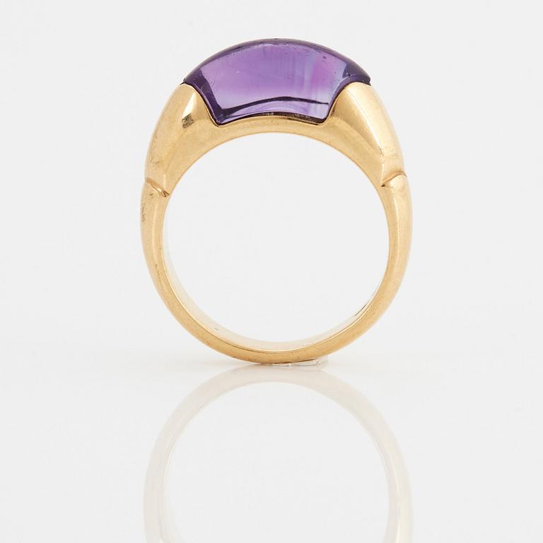 Bulgari ring 18K guld med en ametist.