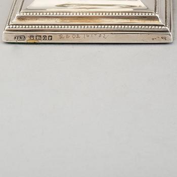 JAMES KABBERLING BEMBRIDGE, a pair of silver candlesticks from Sheffield, England, 1881.