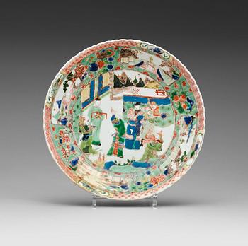 141. A famille verte charger, Qing dynasty, Kangxi (1662-1722).