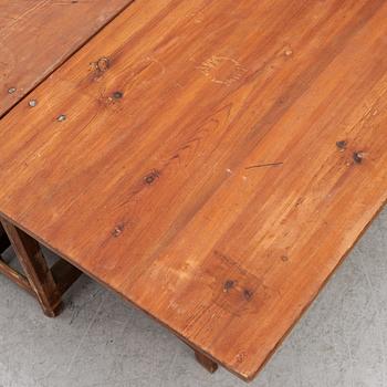 Drop-leaf table, 19th century.