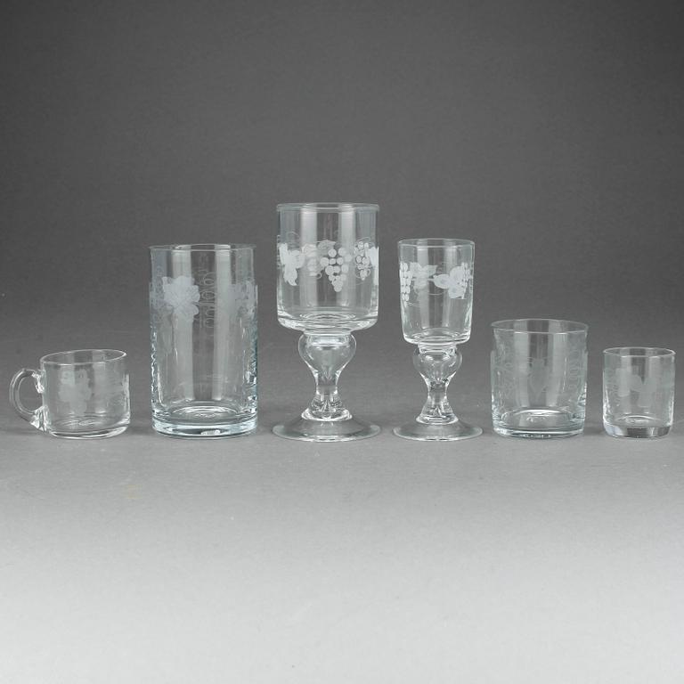 GLASSERVIS, 43 delar, "Swedish old", Reijmyre.