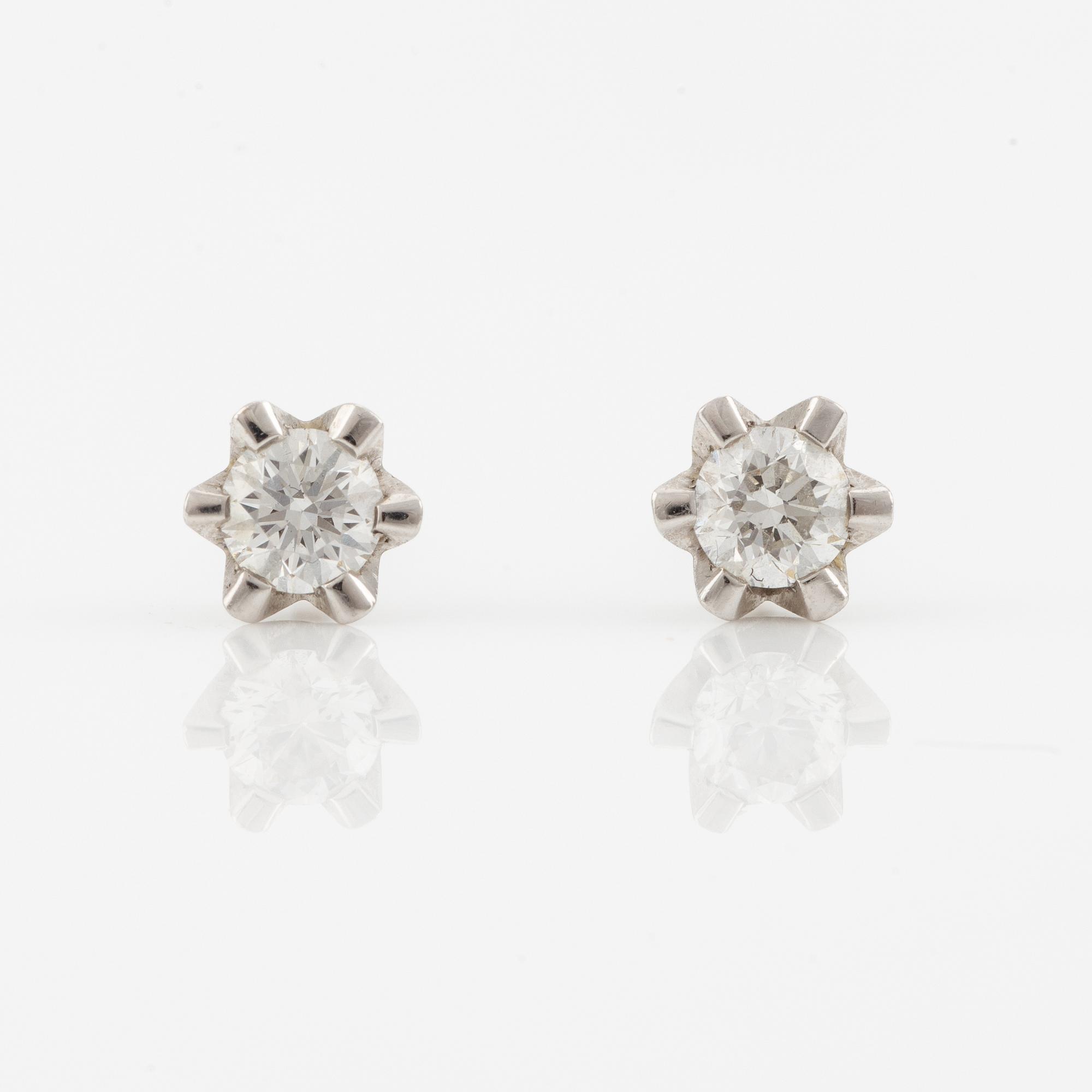 Örhängen, ett par, 18K vitguld med små briljantslipade diamanter.