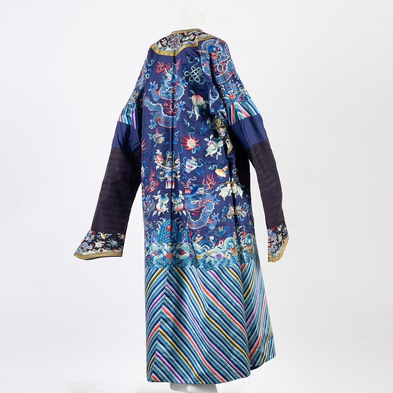 An embroidered Chinese silk robe,  20th Century.