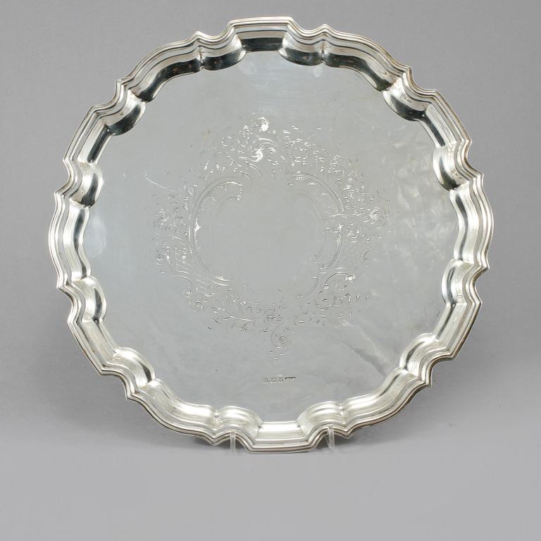BRICKA, silver, Birmingham, 1961, vikt ca 1030 g.