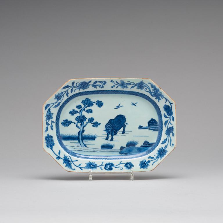 A set of four blue and white serving dishes, Qing dynasty, Qianlong (1736-95).