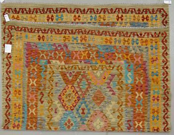 MATTA, Kelim Uzbek med växtfärger. Ca 290x211 cm.