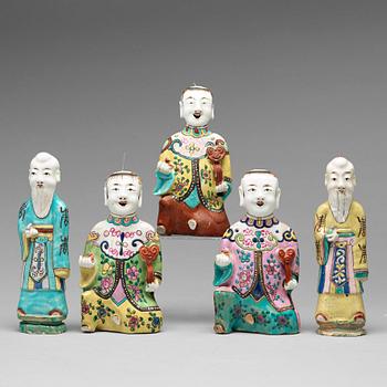 A set of five famille rose porcelain figures, Qing dynasty, 19th Century.