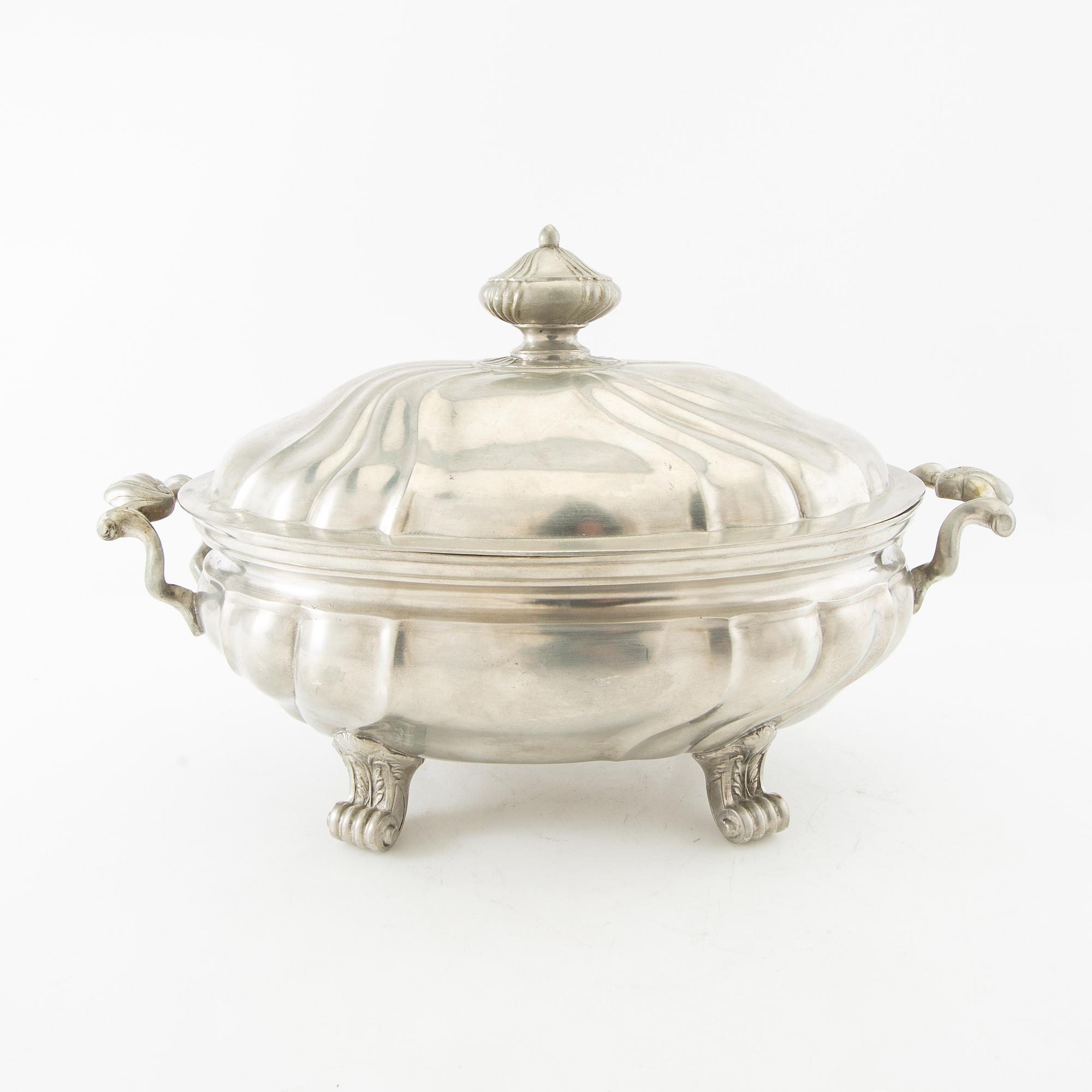 Tureen with lid Baroque style Germany Block tin circa 1900 pewter.