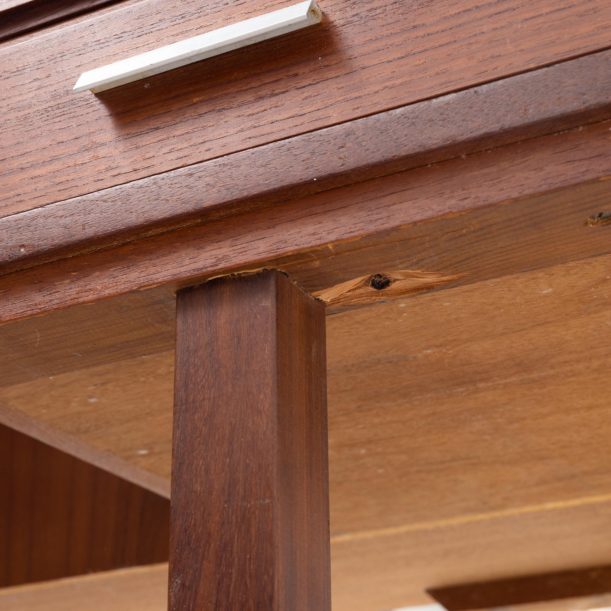 Skrivbord, sannlikt Danmark, 1900-talets senare hälft.