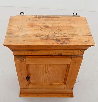 HÄNGSKÅP, 1800-tal.