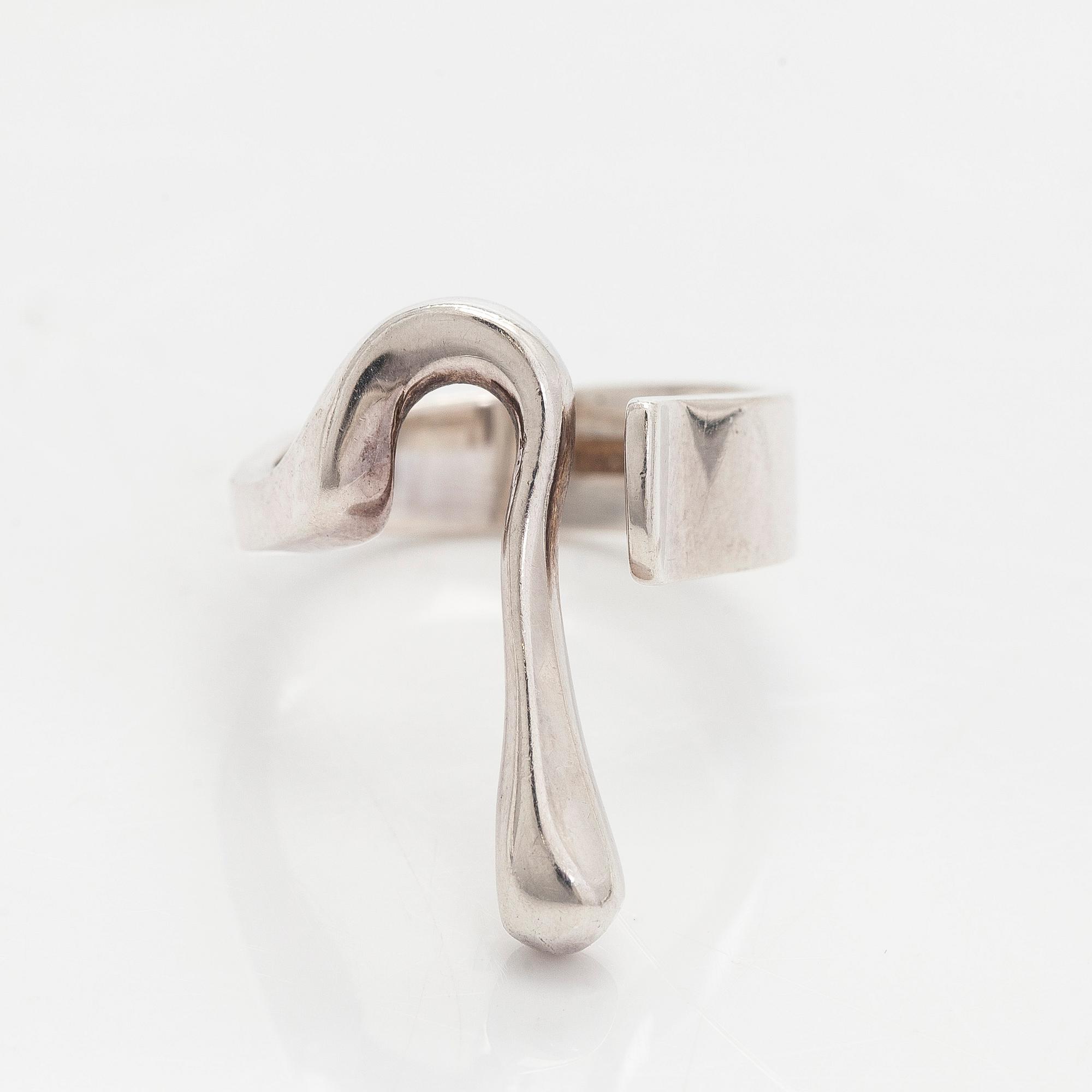 Bernt Högkvist, kaulaketju ja sormus, silver, Sten & Laine, Turku.