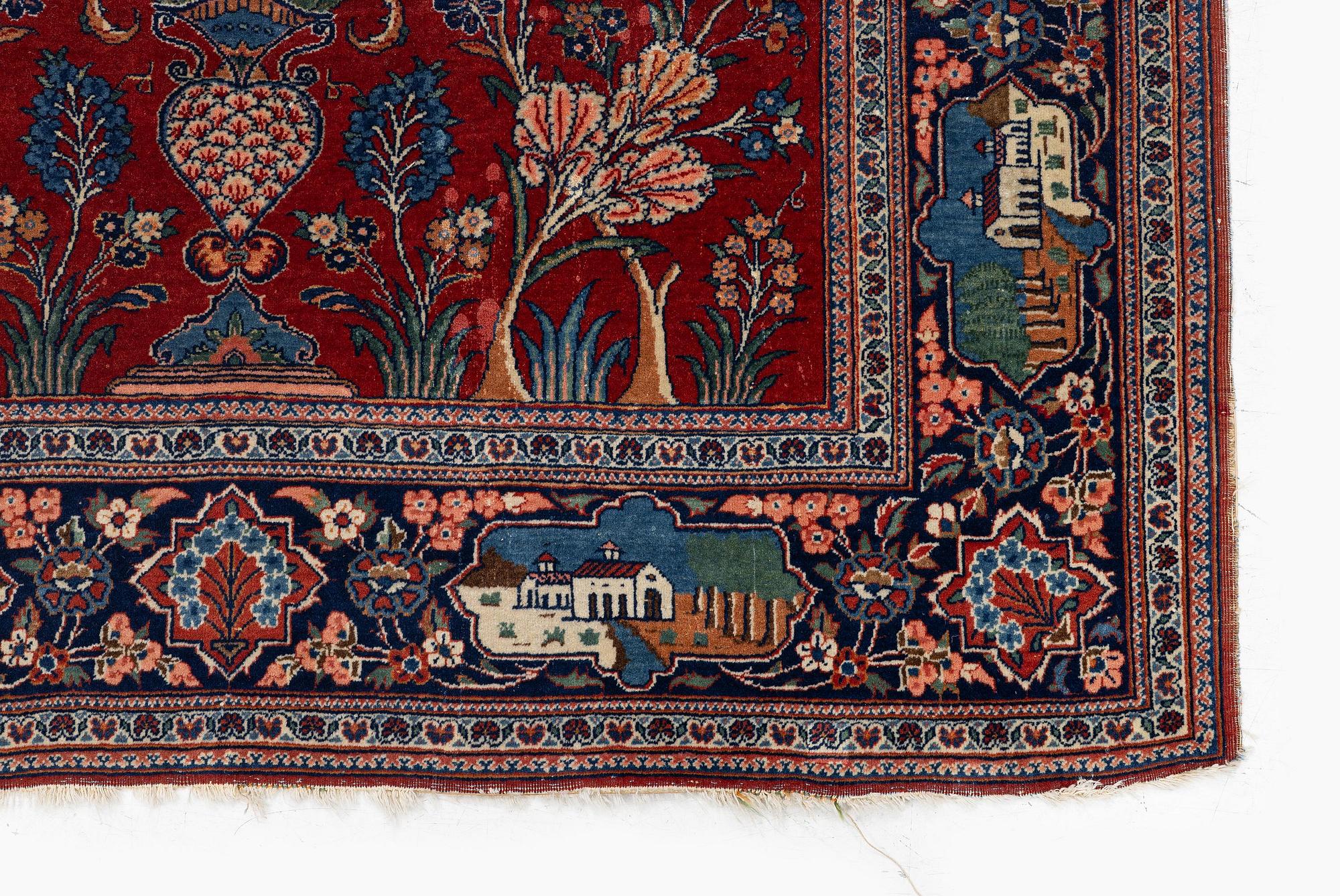A semi-antique Kashan rug, Central Persia, c. 197 x 136 cm.