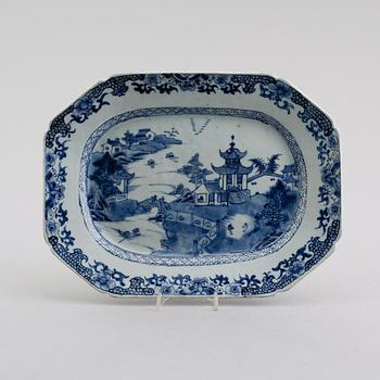 STEKFAT, porslin, Kina, Qianlong 1736-1795.