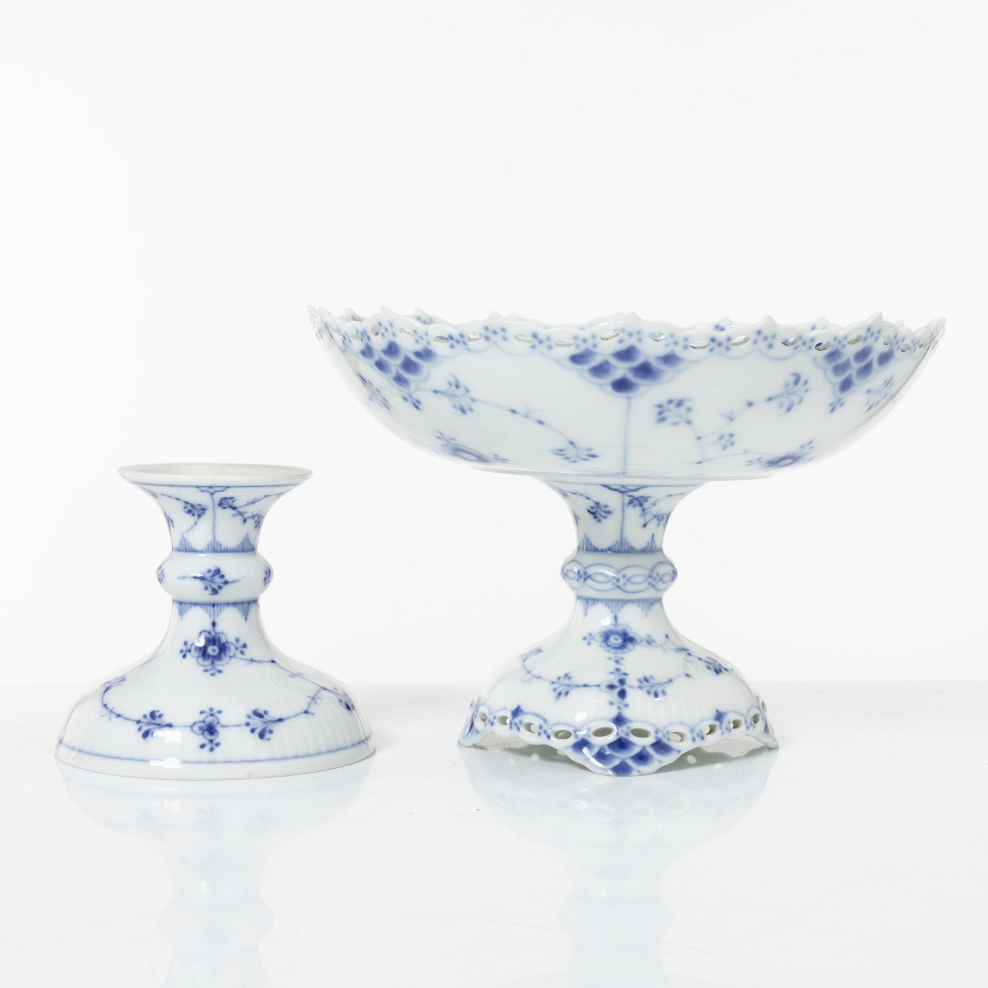 Royal Copenhagen 9 service pieces.