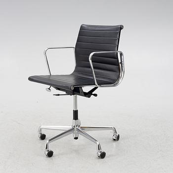 Charles & Ray Eames, a swivel office chair, EA 117, Vitra.